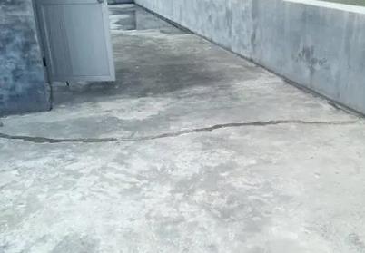 茶陵楼顶漏水维修公司分享下如何解决卫生间隐蔽部位漏水的问题?